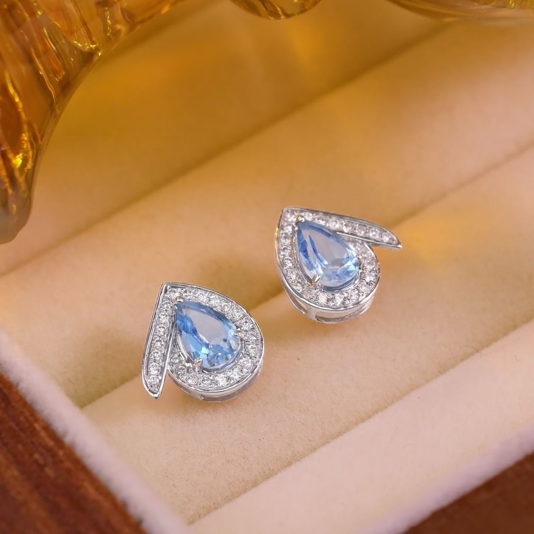 14k Gold 1.04 Ctw Natural Aquamarine & Diamond Earrings - 2