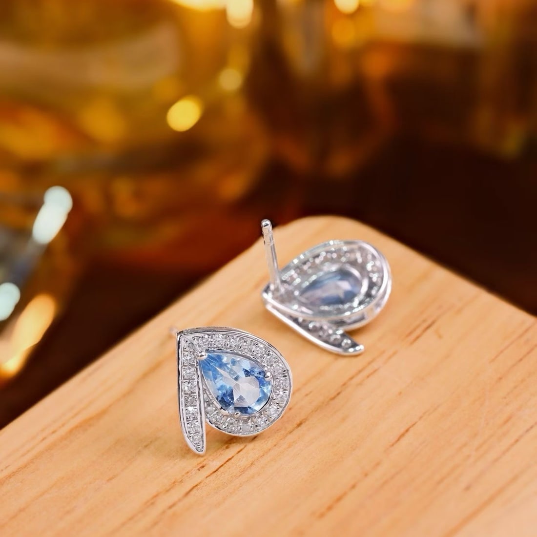 14k Gold 1.04 Ctw Natural Aquamarine & Diamond Earrings - 4