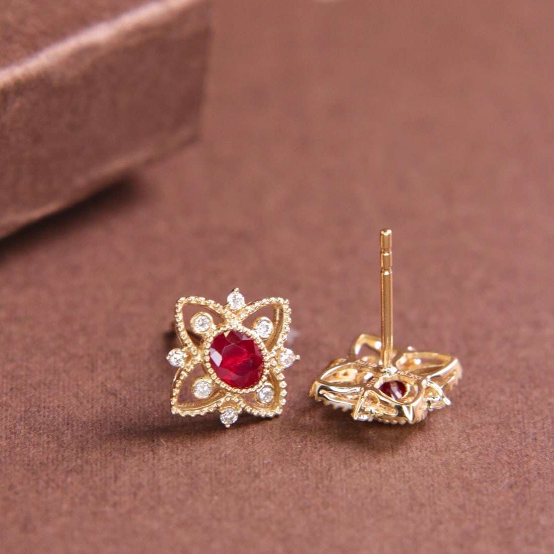 14k Gold 0.70 Ctw Vivid Red Natural Ruby & Diamond Earrings - 3
