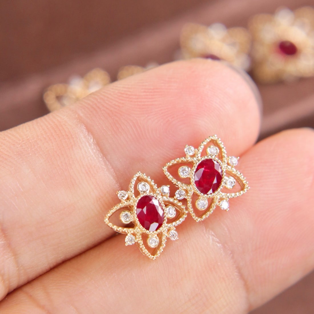 14k Gold 0.70 Ctw Vivid Red Natural Ruby & Diamond Earrings - 4