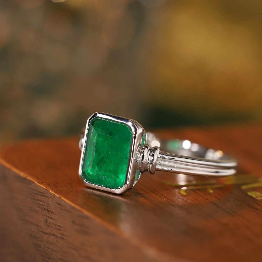 14k Gold 1.49 Ct Natural Emerald Ring - 2