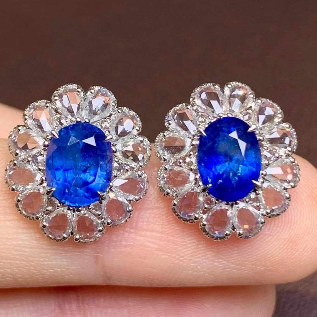 14k Gold 3.2 Ct Natural Sapphire & Diamond & Sapphire Earrings: Ref:231184229 // gold content:14k gold // main gemstone:sapphire // shape:oval // carat weight:3. 2ct // color:blue // treatment:natural // // adjacent gemstone 2 : diamond // shape:round // clarity