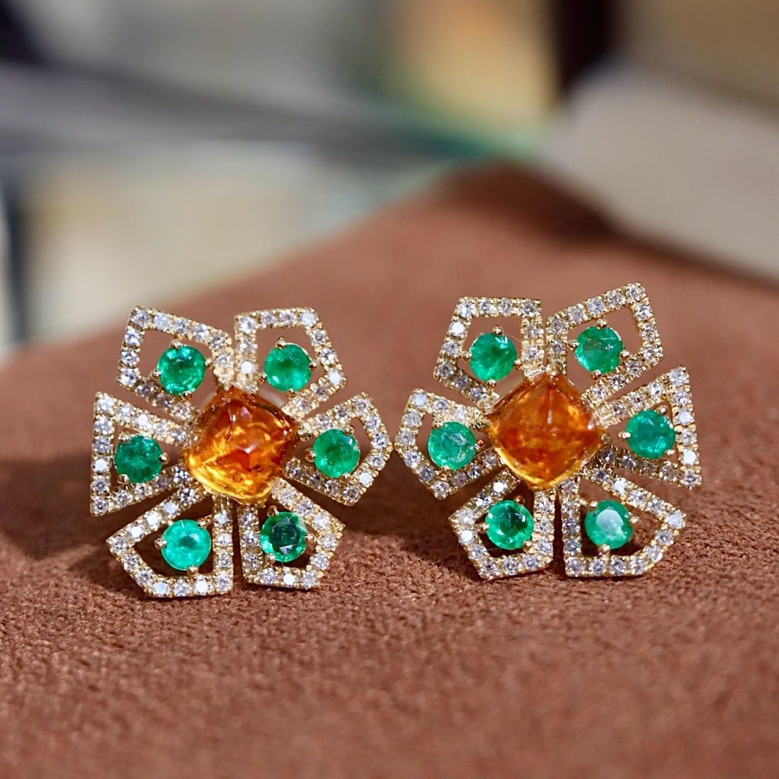 14k Gold 2.69 Ctw Natural Spessartine & Diamond Earrings: Ref:231184249 // gold content:14k gold // main gemstone:spessartine // shape:sugar-loaf // carat weight:2. 34ct // color:orange // treatment:natural // // adjacent gemstone 2 : diamond // shape:round