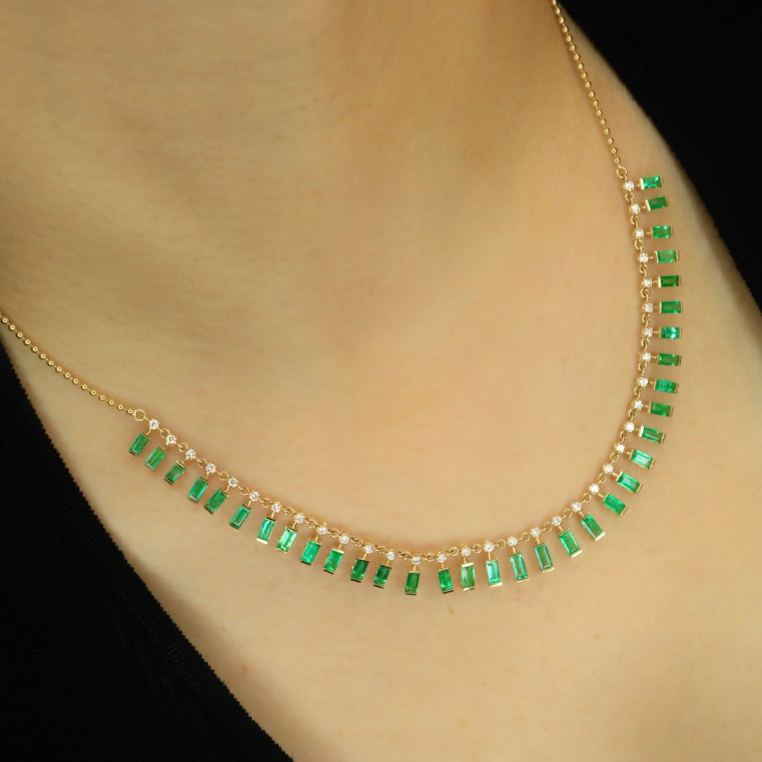 14k Gold 2.61 Ctw Natural Emerald & Diamond Necklace - 5