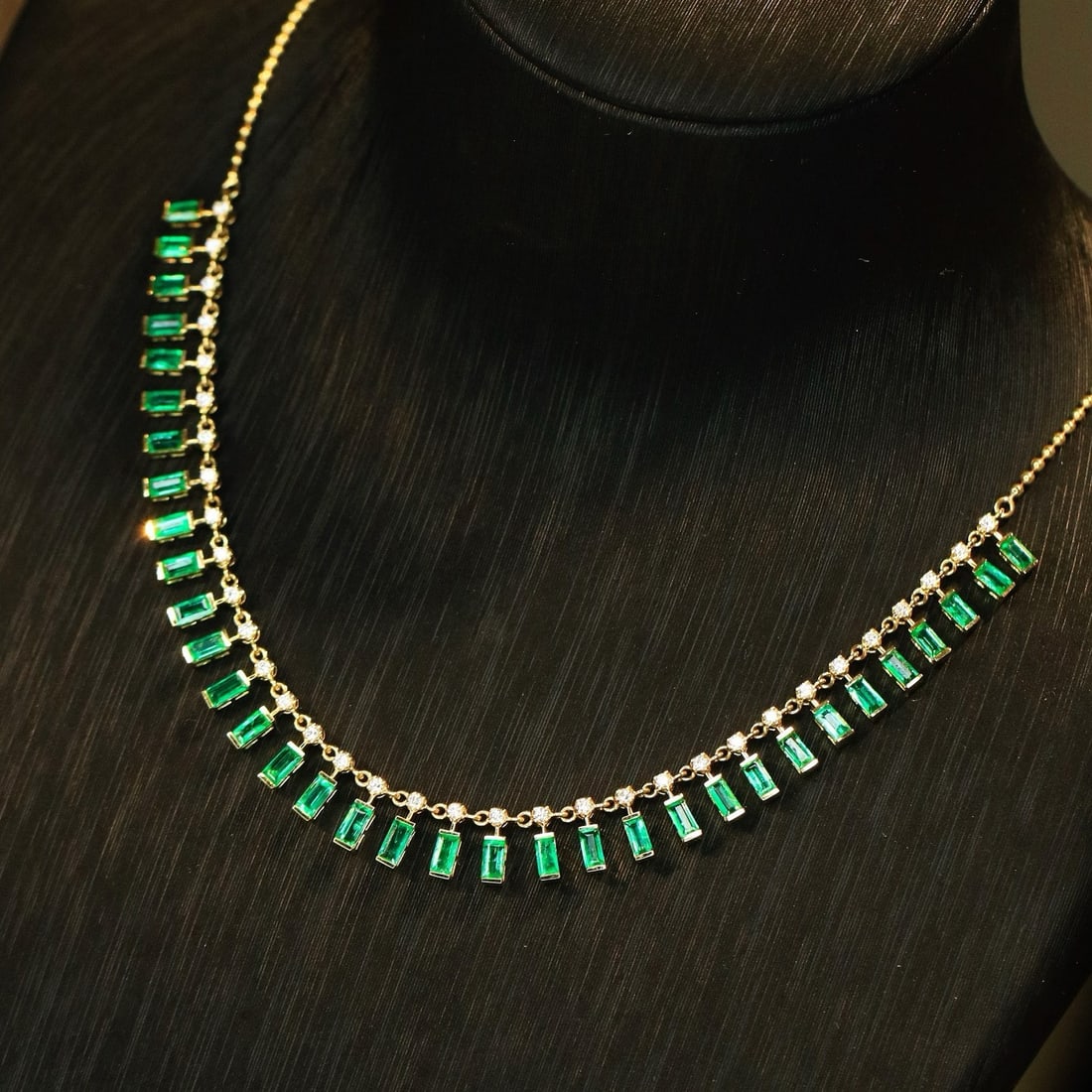 14k Gold 2.61 Ctw Natural Emerald & Diamond Necklace - 7