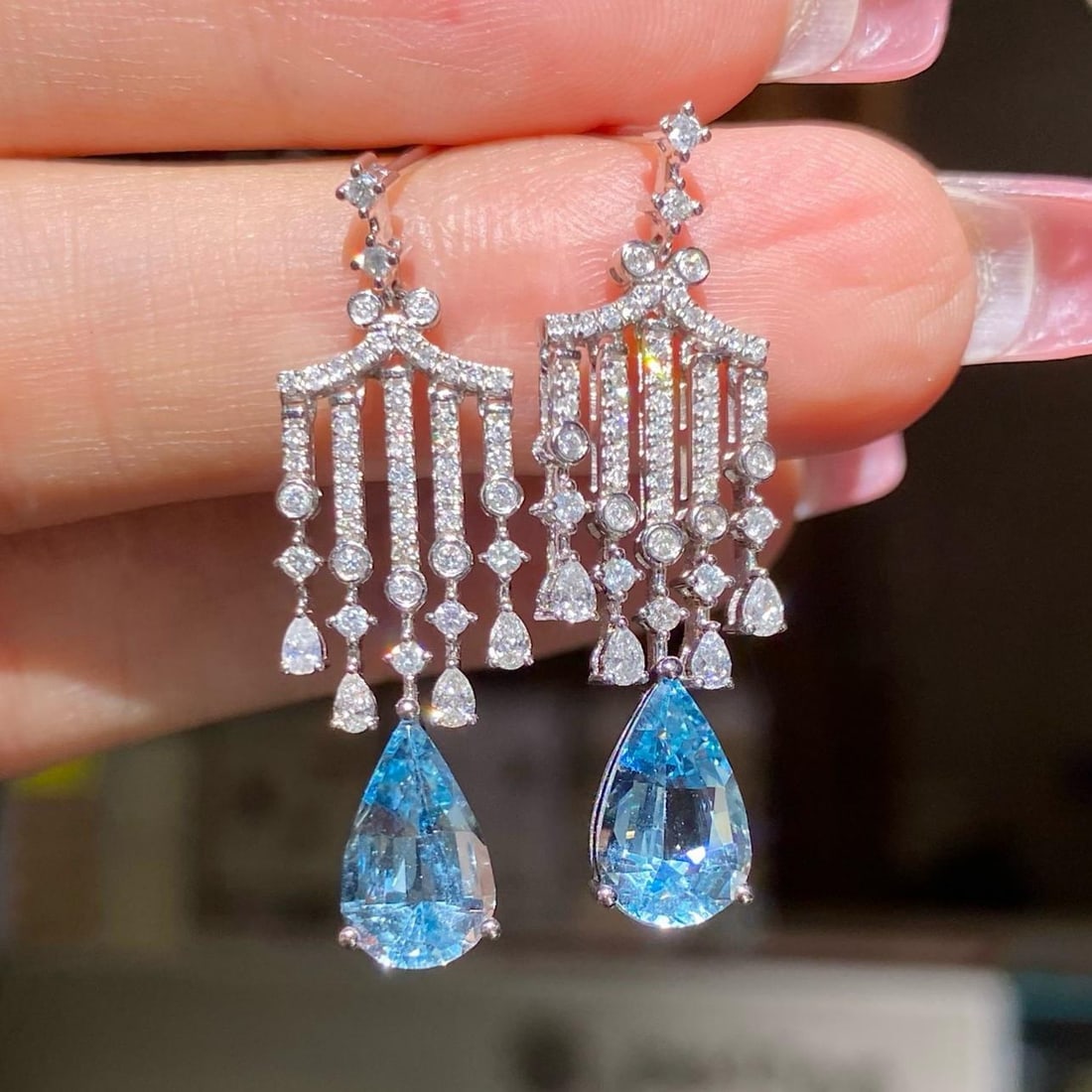 14k Gold 3.41 Ctw Natural Aquamarine & Diamond Earrings: Ref:231184297 // gold content:14k gold // main gemstone:aquamarine // shape:pear // carat weight:2. 61ct // color:blue // treatment:natural // // adjacent gemstone 2 : diamond // shape:multiple // car