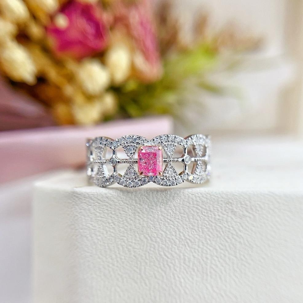 14k Gold 0.51 Ctw Natural Pink Diamond & Diamond Ring: Ref:231184324 // gold content:14k gold // ring size:7. 25us // // main gemstone:pink diamond // shape:cushion // carat weight:0. 25ct // color:pink // treatment:natural // // adjacent gemstone 2 :