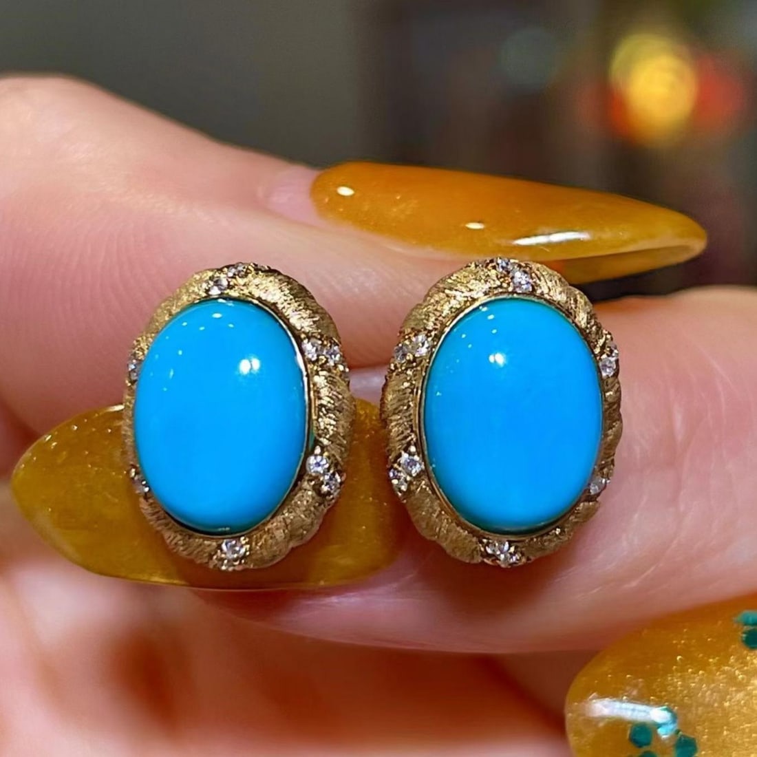 14k Gold 3.59 Ctw Natural Blue Turquoise & Diamond Earrings: Ref:231184340 // gold content:14k gold // main gemstone:blue turquoise // shape:oval // carat weight:3. 49ct // color:blue // treatment:natural // // adjacent gemstone 2 : diamond // shape:round //
