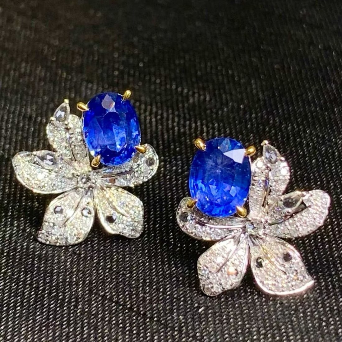 14k Gold 2.5 Ct Natural Sapphire & Diamond & Sapphire Earrings - 3