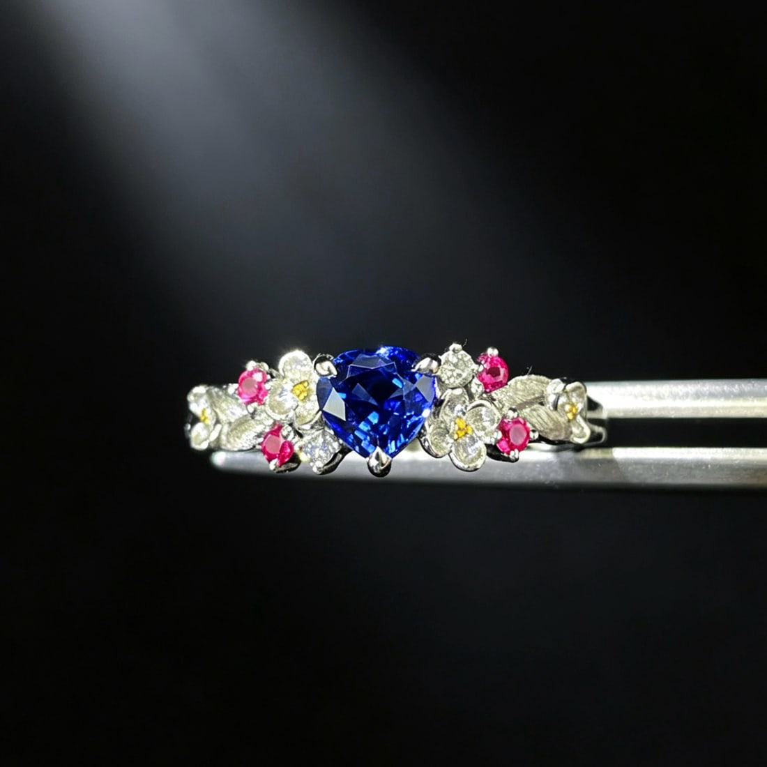 14k Gold 0.60 Ctw Natural Sapphire & Diamond Ring: Ref:231184356 // gold content:14k gold // ring size:7. 25us // // main gemstone:sapphire // shape:heart // carat weight:0. 57ct // color:blue // treatment:natural // // adjacent gemstone 2 : diamond