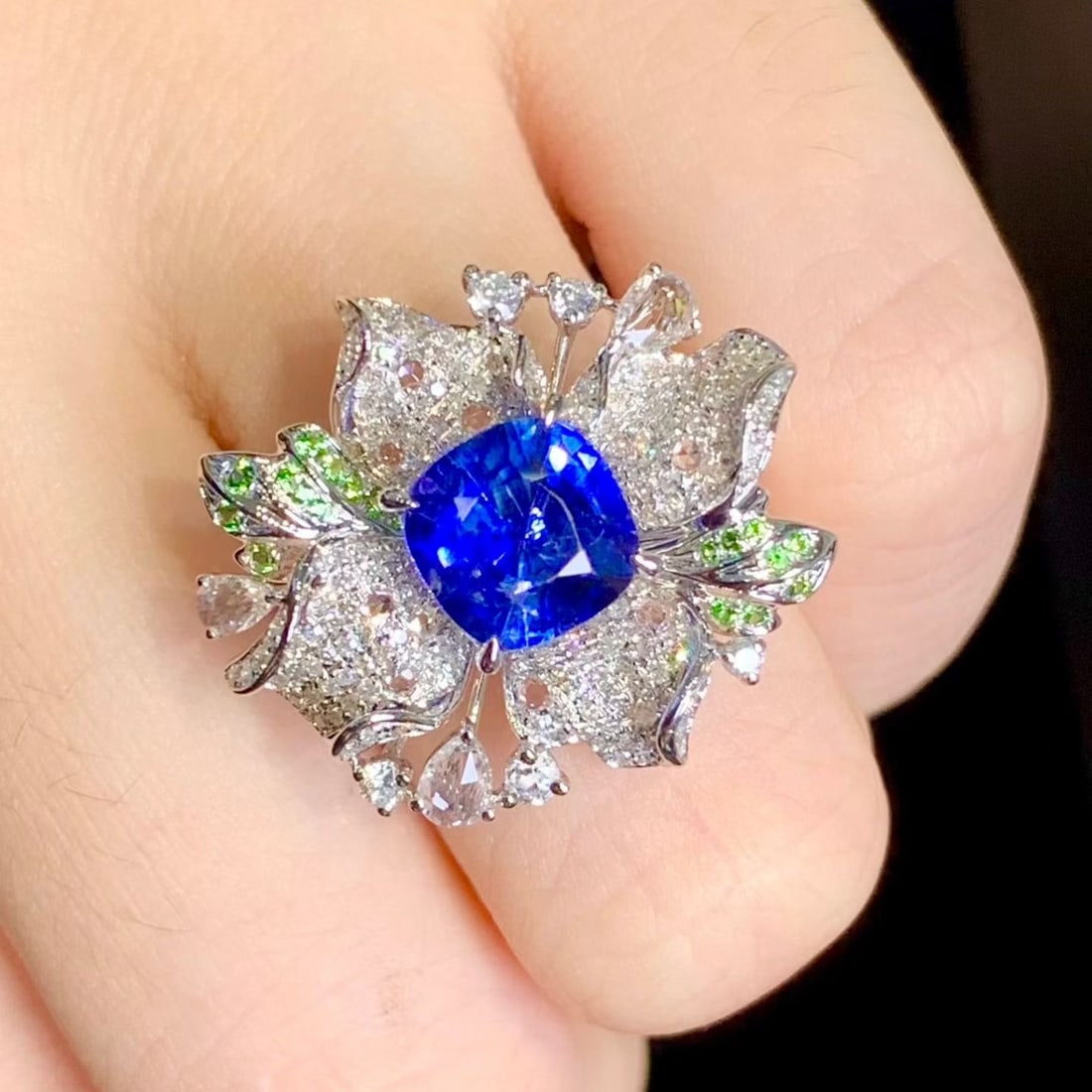 14k Gold 2.3 Ct Natural Sapphire & Diamond & Tsavorite Ring - 2