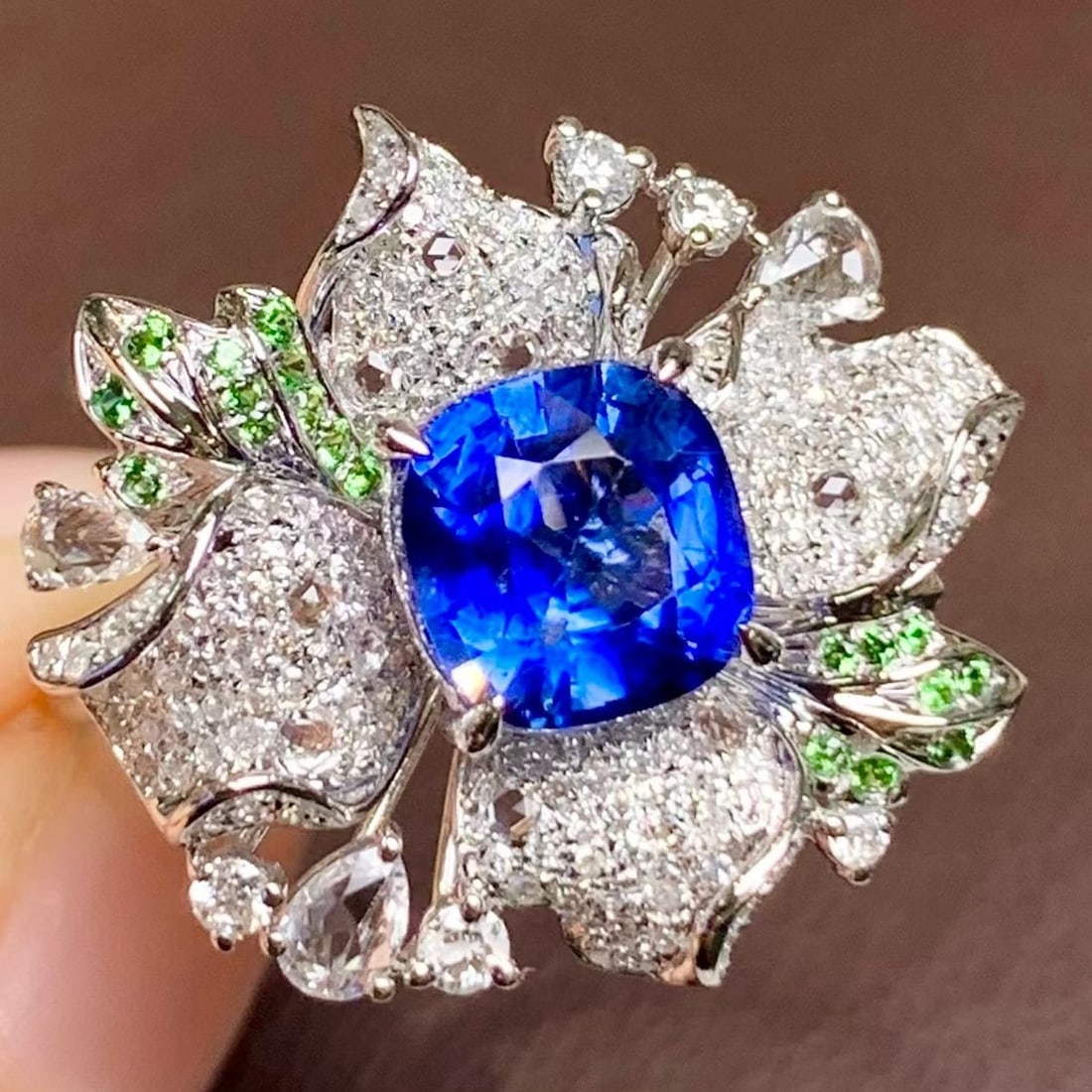 14k Gold 2.3 Ct Natural Sapphire & Diamond & Tsavorite Ring - 4