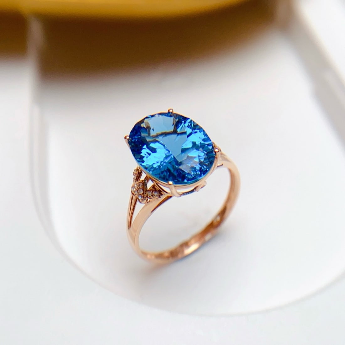 14k Gold 6.80 Ct Natural Topaz & Diamond Ring - 3
