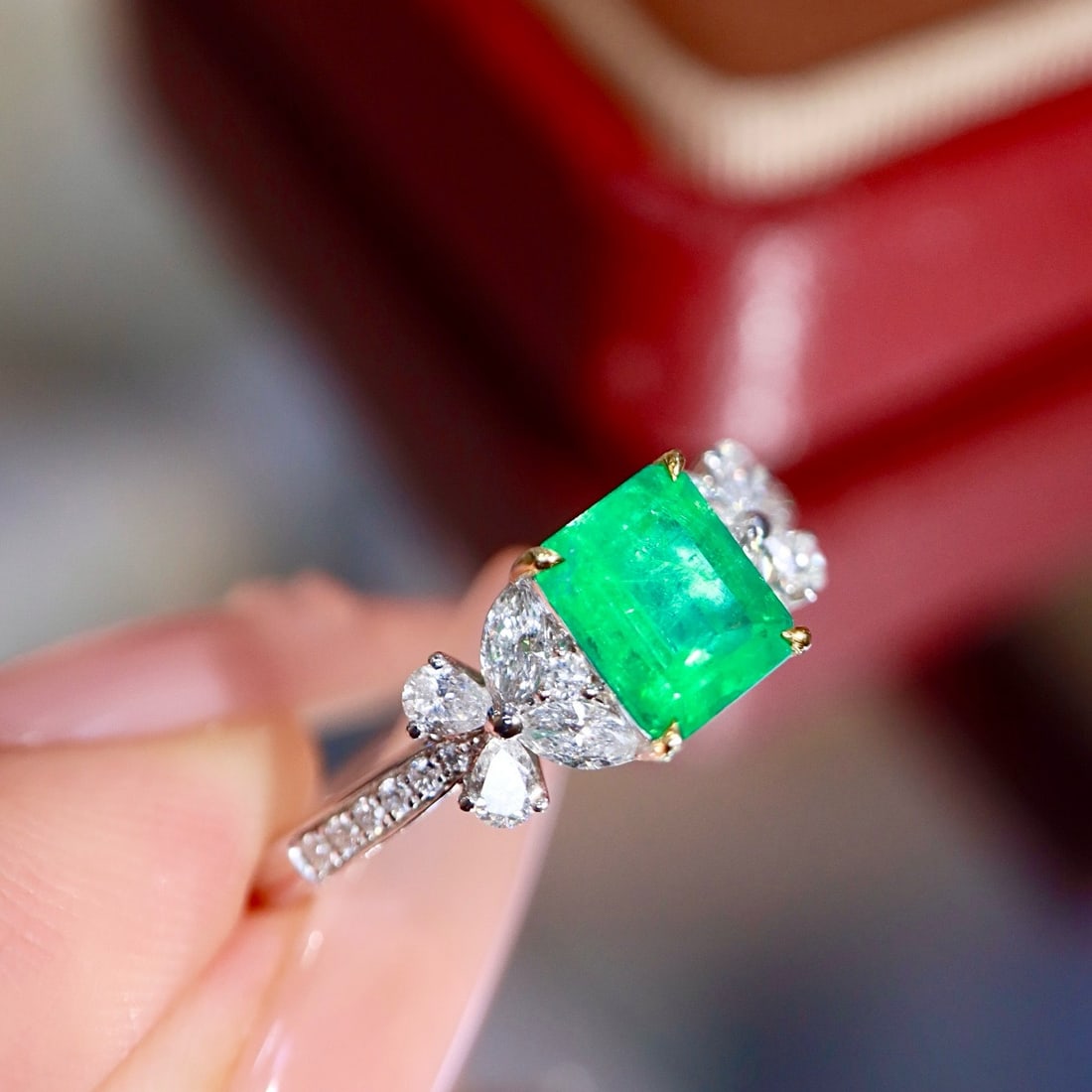 14k Gold 1.22 Ctw Natural Emerald & Diamond Ring - 2
