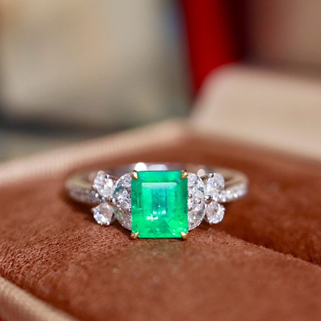 14k Gold 1.22 Ctw Natural Emerald & Diamond Ring - 4