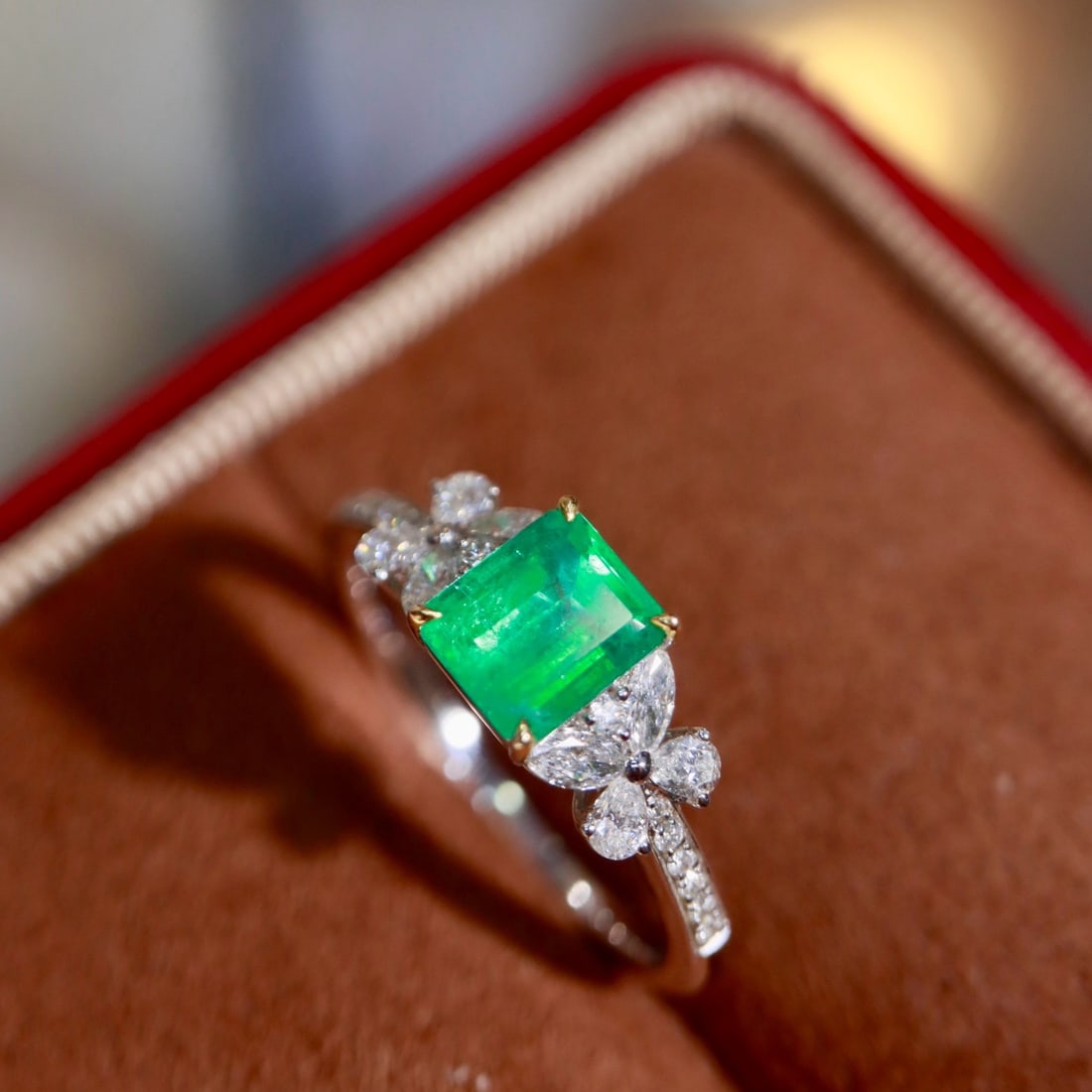 14k Gold 1.22 Ctw Natural Emerald & Diamond Ring - 7