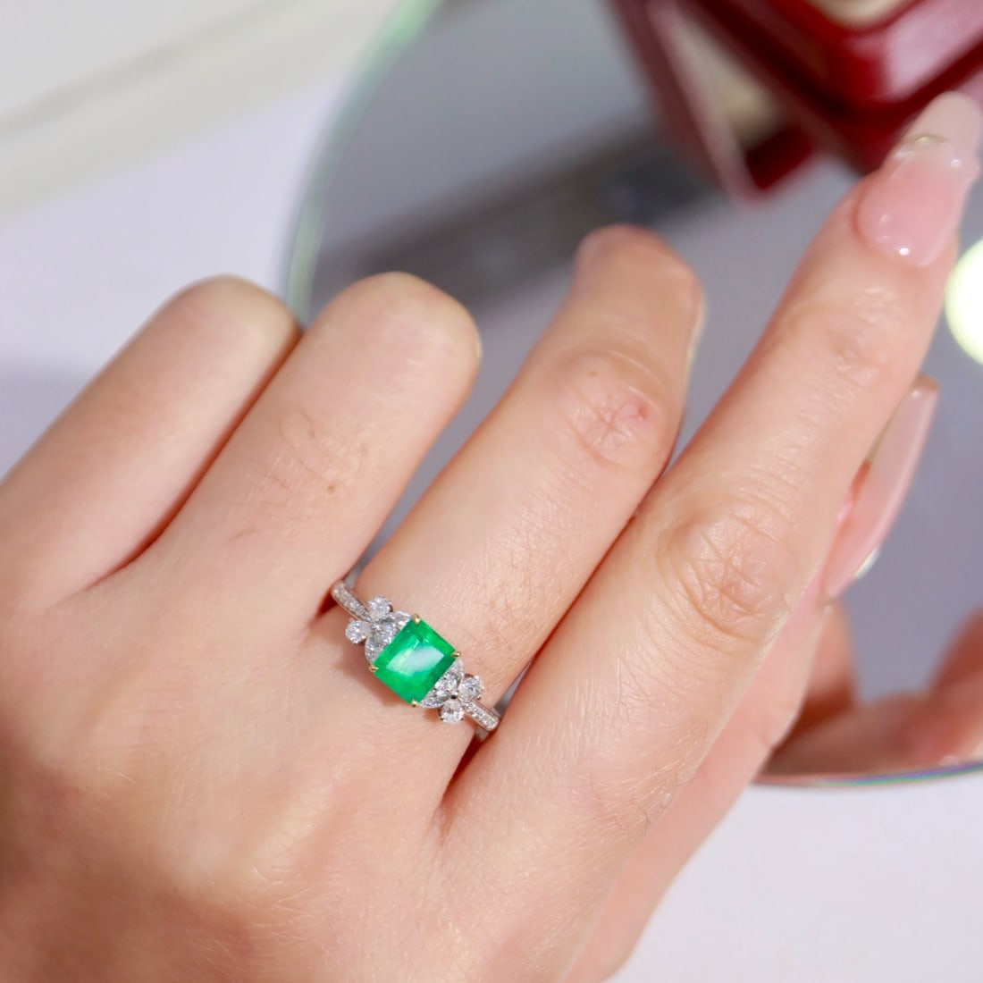 14k Gold 1.22 Ctw Natural Emerald & Diamond Ring - 8