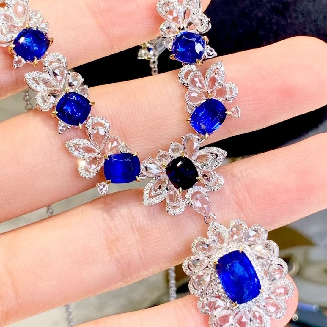 14k Gold 10.8 Ct Natural Sapphire & Diamond & Sapphire Necklace - 4
