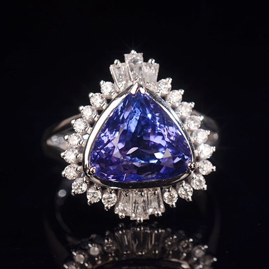 14k Gold 5.58 Ctw Natural Tanzanite & Diamond Ring: Ref:231185020 // gold content:14k gold // ring size:7. 25us // // main gemstone:tanzanite // shape:triangle // carat weight:5. 09ct // color:blue // treatment:natural // // adjacent gemstone 2 :