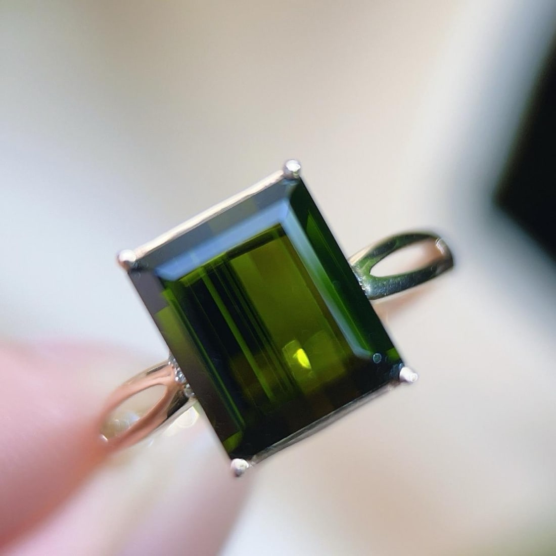 14k Gold 4.32 Ctw Natural Tourmaline & Diamond Ring: Ref:231185023 // gold content:14k gold // ring size:7. 25us // // main gemstone:tourmaline // shape:octagonal // carat weight:4. 3ct // color:green // treatment:natural // // adjacent gemstone 2 :