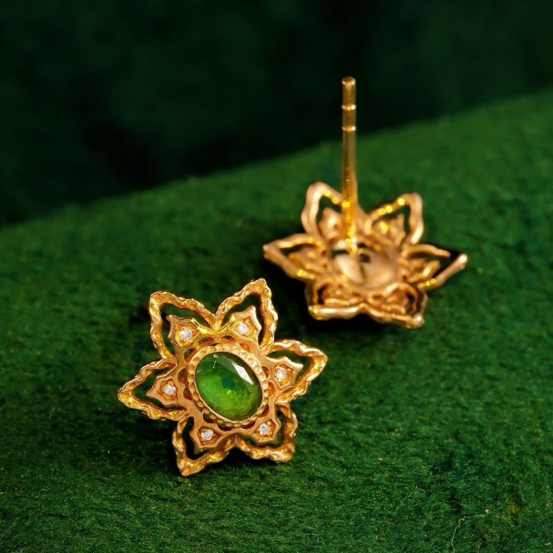 14k Gold 0.38 Ct Natural Emerald & Diamond Earrings - 3