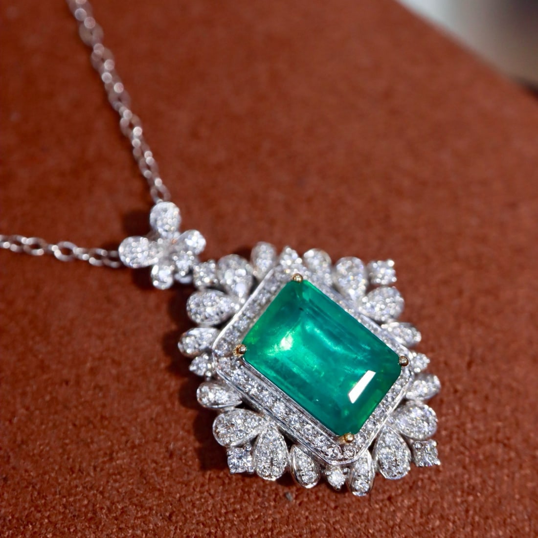 14k Gold 2.59 Ctw Natural Emerald & Diamond Pendant( Without Chain ) - 3
