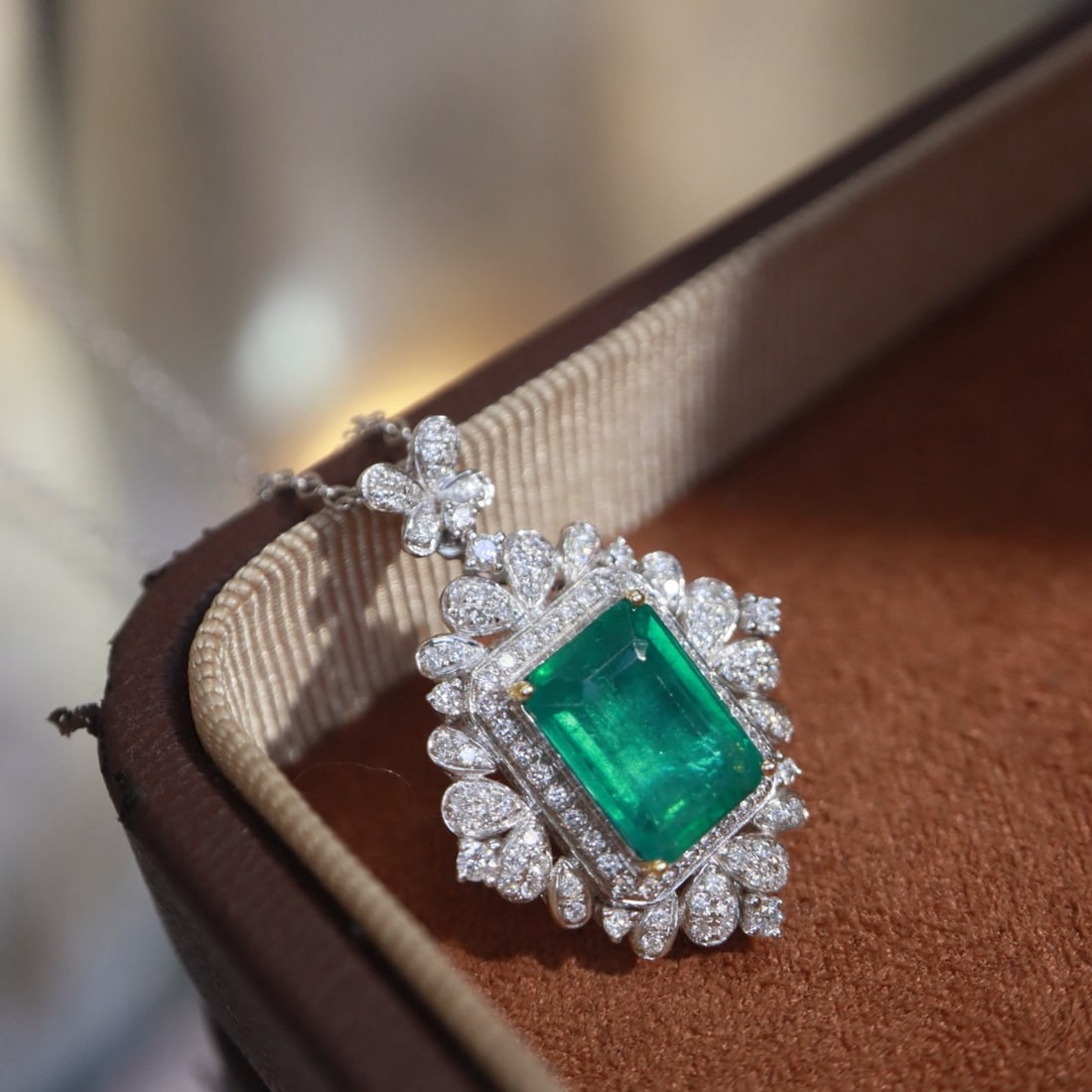 14k Gold 2.59 Ctw Natural Emerald & Diamond Pendant( Without Chain ) - 6