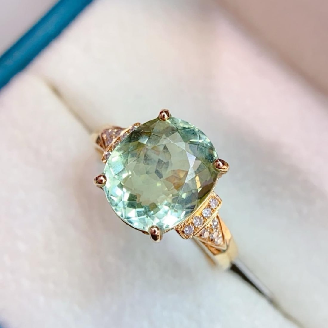 14k Gold 4.3 Ct Natural Tourmaline & Diamond Ring: Ref:231185068 // gold content:14k gold // ring size:7. 25us // // main gemstone:tourmaline // shape:oval // carat weight:4. 3ct // color:yellowish green // treatment:natural // // adjacent gemstone 2