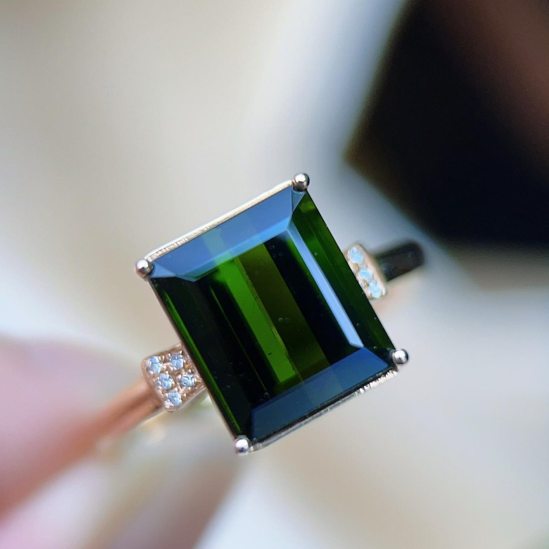14k Gold 4.53 Ctw Natural Tourmaline & Diamond Ring: Ref:231185069 // gold content:14k gold // ring size:7. 25us // // main gemstone:tourmaline // shape:octagonal // carat weight:4. 5ct // color:green // treatment:natural // // adjacent gemstone 2 :