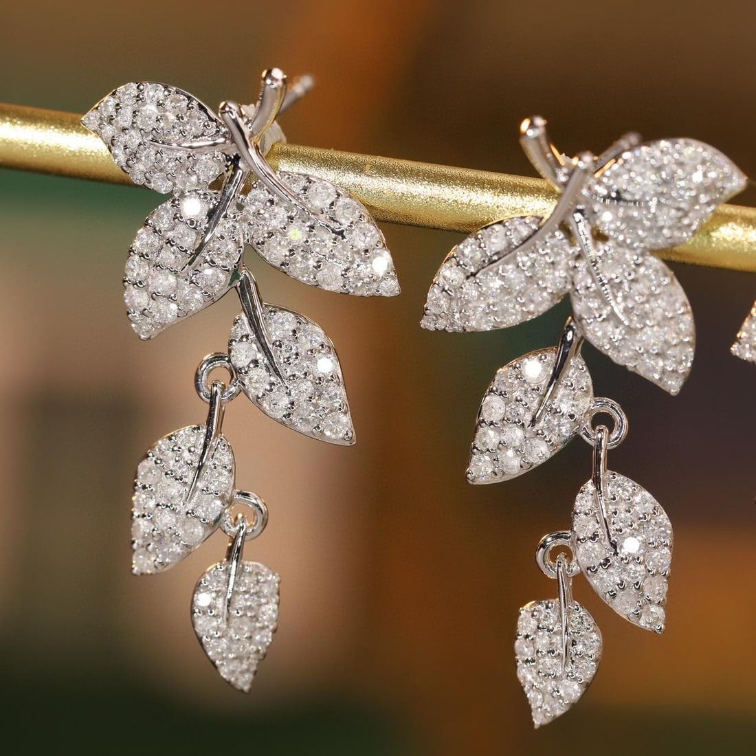 14k Gold 1.1 Ct Natural H Diamond Earrings: Ref:231185078 // gold content:14k gold // main gemstone:diamond // shape:round // carat weight:1. 1ct // clarity grade:vs-si // color:h // treatment:natural // cut grade:g // Condition: New Low
