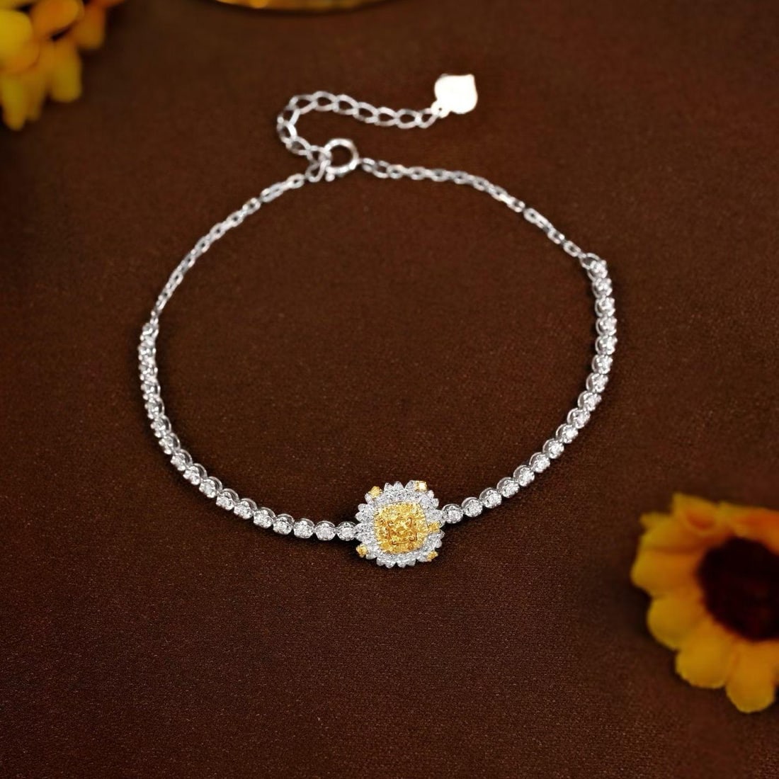 14k Gold 0.58 Ct Natural Yellow Diamond & Diamond Bracelet: Ref:231185085 // gold content:14k gold // main gemstone:yellow diamond & diamond // shape:cushion & round // carat weight:0. 58ct // clarity grade:vs-si // color:yellow & h // treatment:natural //
