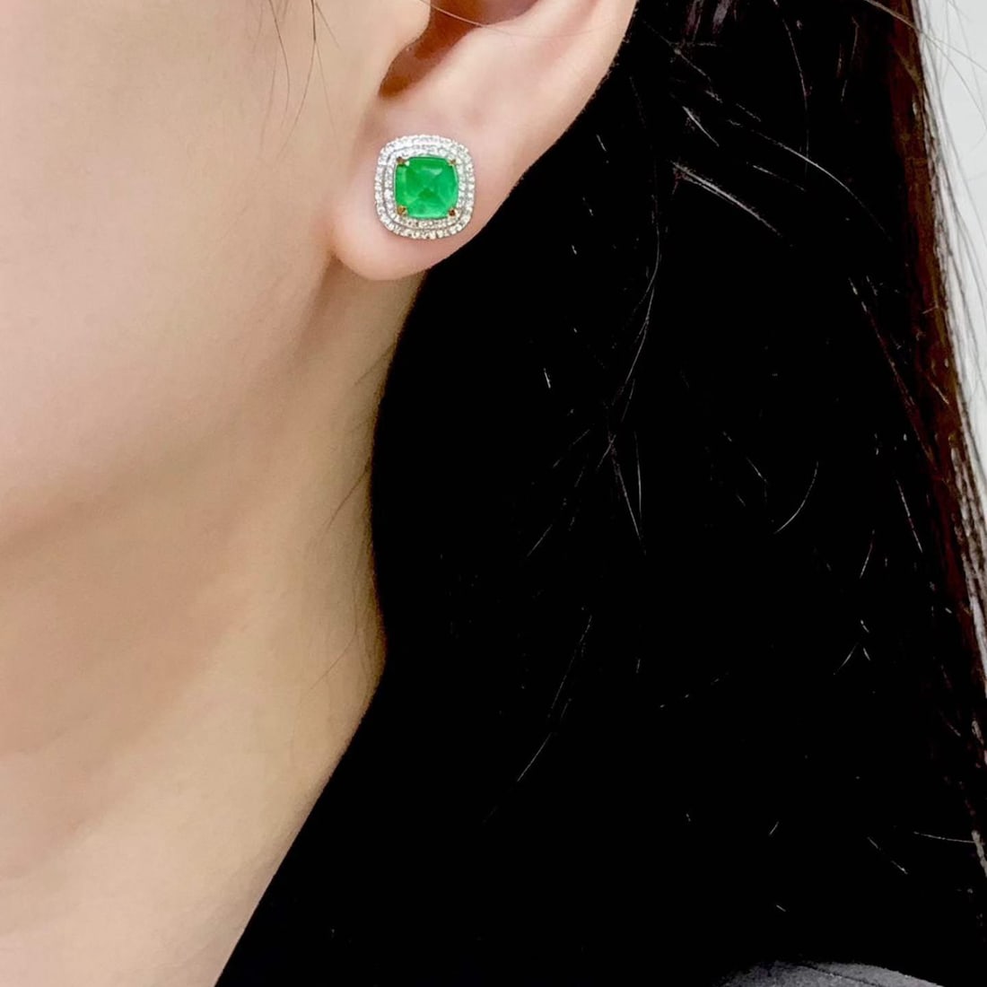 14k Gold 1.9 Ct Natural Emerald & Diamond Earrings - 4