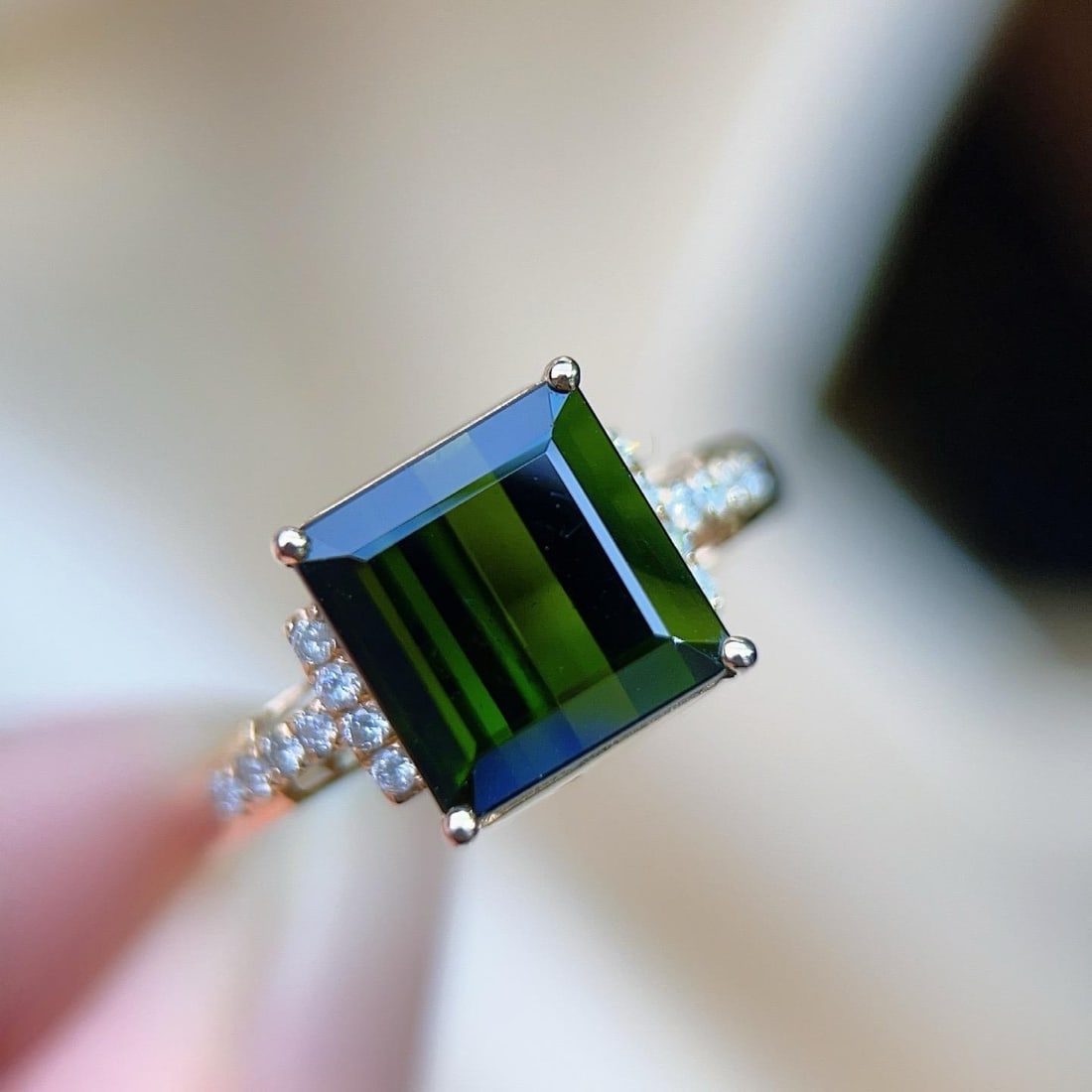 14k Gold 4.41 Ctw Natural Tourmaline & Diamond Ring: Ref:231185118 // gold content:14k gold // ring size:7. 25us // // main gemstone:tourmaline // shape:octagonal // carat weight:4. 28ct // color:green // treatment:natural // // adjacent gemstone 2 : di