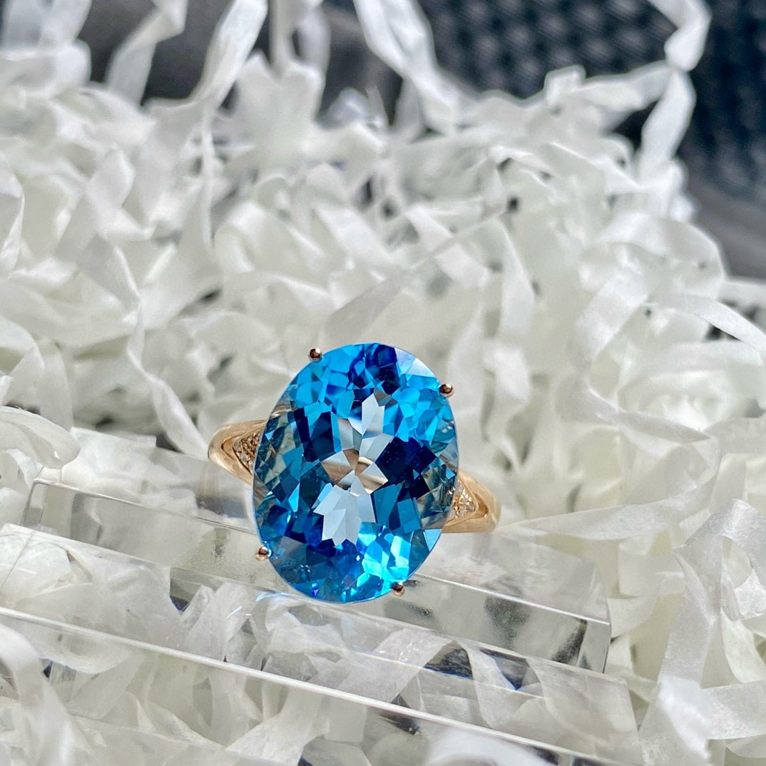 14k Gold 9.25 Ct Natural Topaz & Diamond Ring - 2