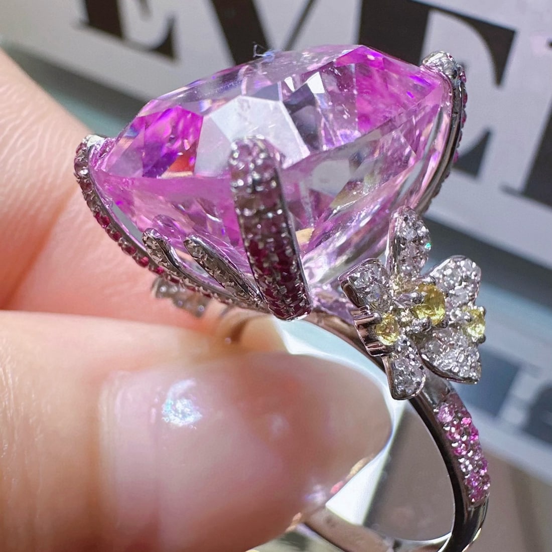 14k Gold 17.57 Ctw Natural Kunzite & Diamond & Cocktail Ring - 2