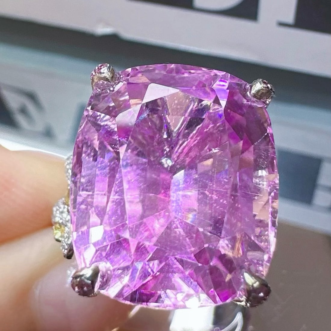 14k Gold 17.57 Ctw Natural Kunzite & Diamond & Cocktail Ring - 3