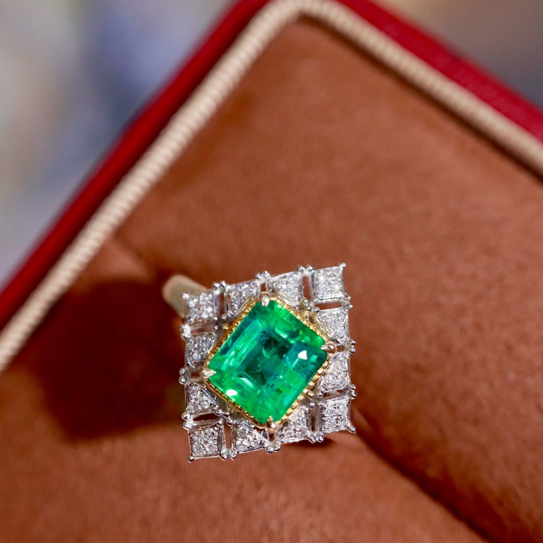 14k Gold 1.66 Ctw Natural Emerald & Diamond Ring - 8