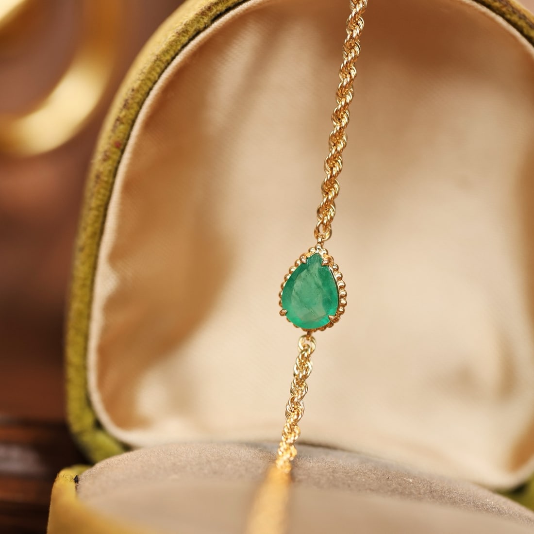 14k Gold 0.6 Ct Natural Emerald Bracelet - 2