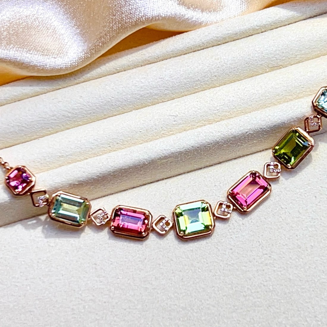 14k Gold 6.1 Ct Natural Tourmaline & Diamond Bracelet - 5