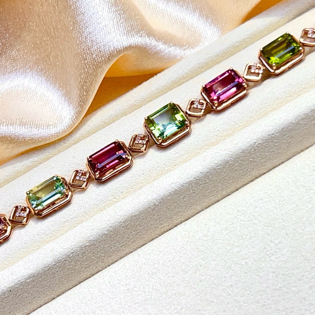14k Gold 6.1 Ct Natural Tourmaline & Diamond Bracelet - 6