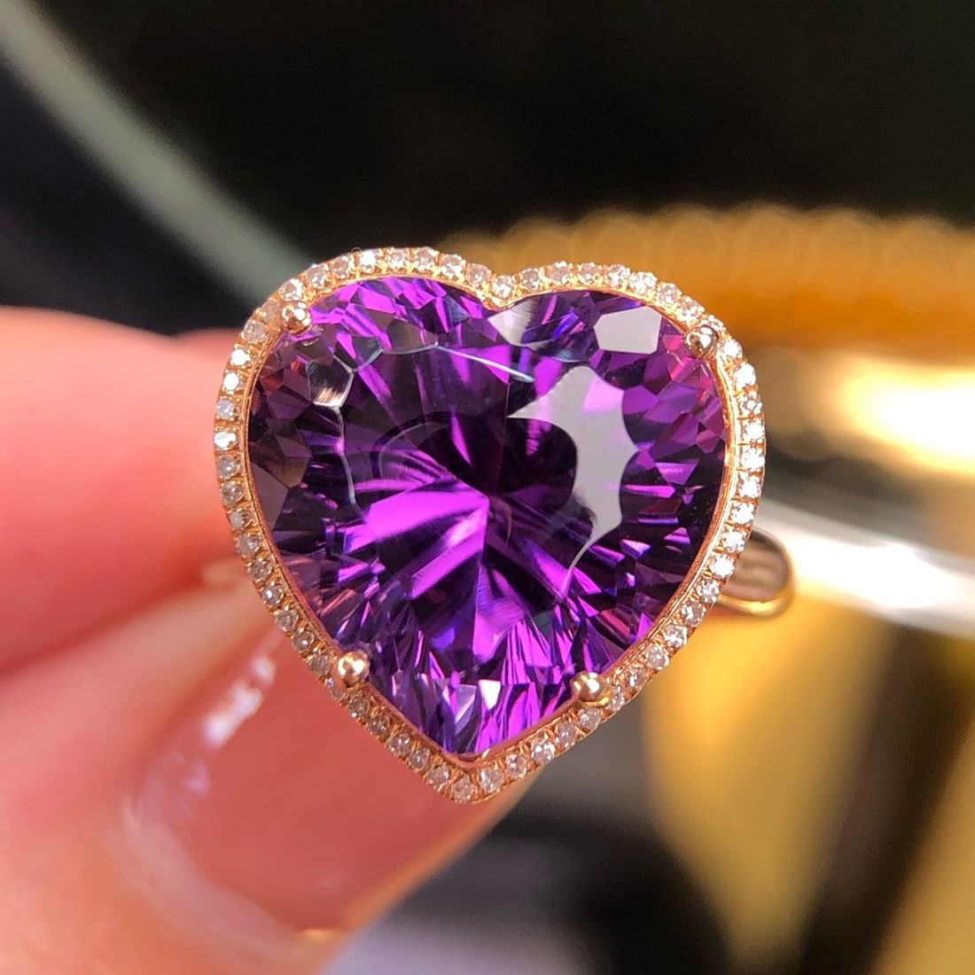14k Gold 8.80 Ct Natural Amethyst & Diamond Ring: Ref:231185172 // gold content:14k gold // ring size:7. 25us // // main gemstone:amethyst // shape:heart // carat weight:8. 80ct // color:purple // treatment:natural // // adjacent gemstone 2 :