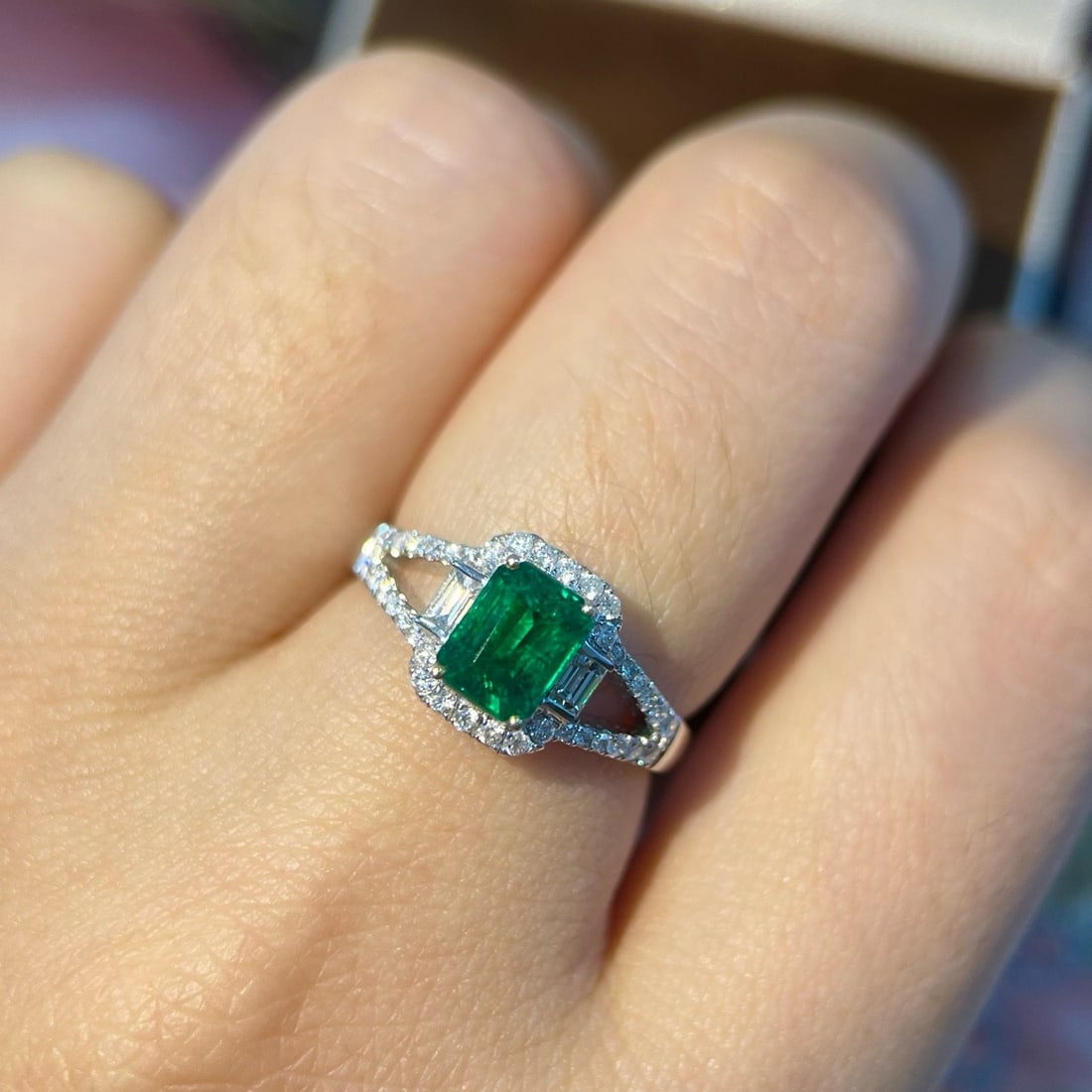 14k Gold 1.39 Ctw Vivid Green Natural Emerald & Diamond Ring - 6