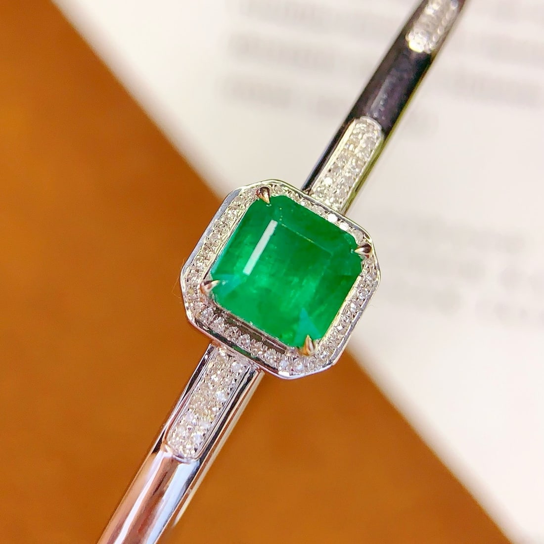 14k Gold 2.5 Ct Vivid Green Natural Emerald & Diamond Bangle - 2