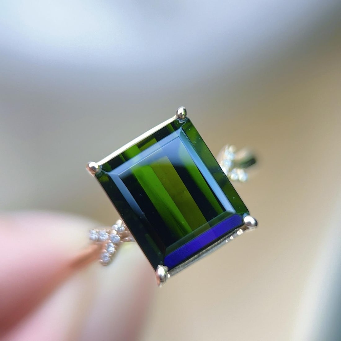 14k Gold 4.65 Ctw Natural Tourmaline & Diamond Ring: Ref:231185212 // gold content:14k gold // ring size:7. 25us // // main gemstone:tourmaline // shape:octagonal // carat weight:4. 6ct // color:green // treatment:natural // // adjacent gemstone 2 :