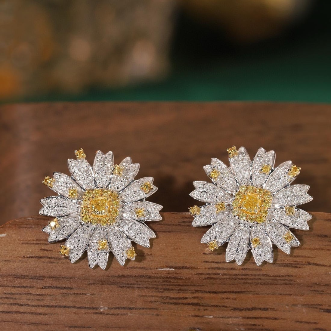 14k Gold 0.90 Ct Natural Color Diamond & Flowers Earrings - 8