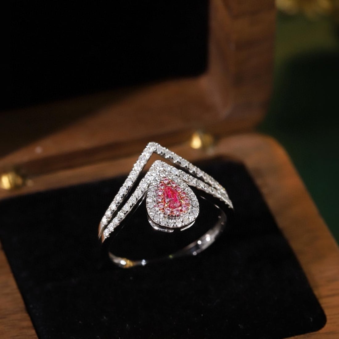14k Gold 0.5 Ctw Natural Pink Diamond & Diamond Ring: Ref:231185234 // gold content:14k gold // ring size:7. 25us // // main gemstone:pink diamond // shape:pear // carat weight:0. 1ct // color:pink // treatment:natural // // adjacent gemstone 2 :