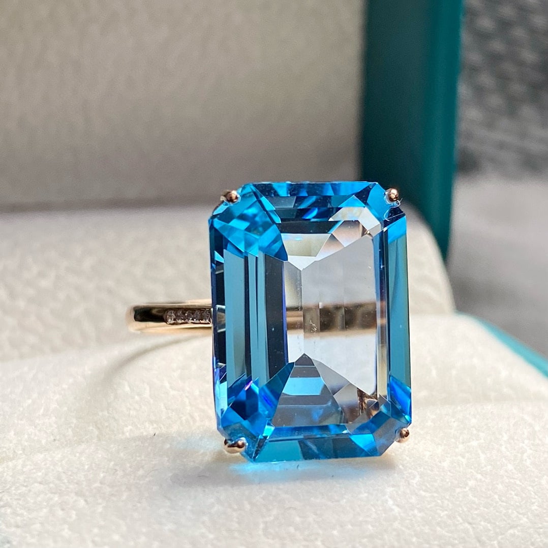 14k Gold 15.55 Ct Natural Topaz & Diamond Ring - 2