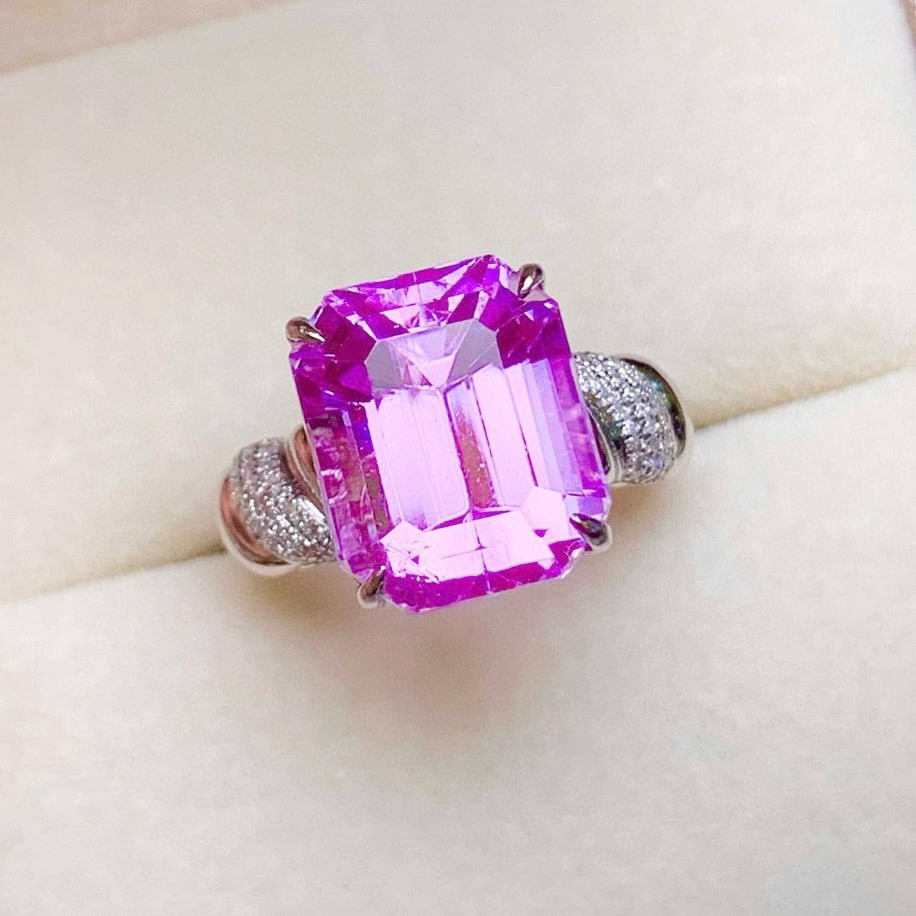 14k Gold 12.65 Ct Natural Kunzite & Diamond Ring: Ref:231185245 // gold content:14k gold // ring size:7. 25us // // main gemstone:kunzite // shape:octagonal // carat weight:12. 65ct // color:pinkish purple // treatment:natural // // adjacent gemstone