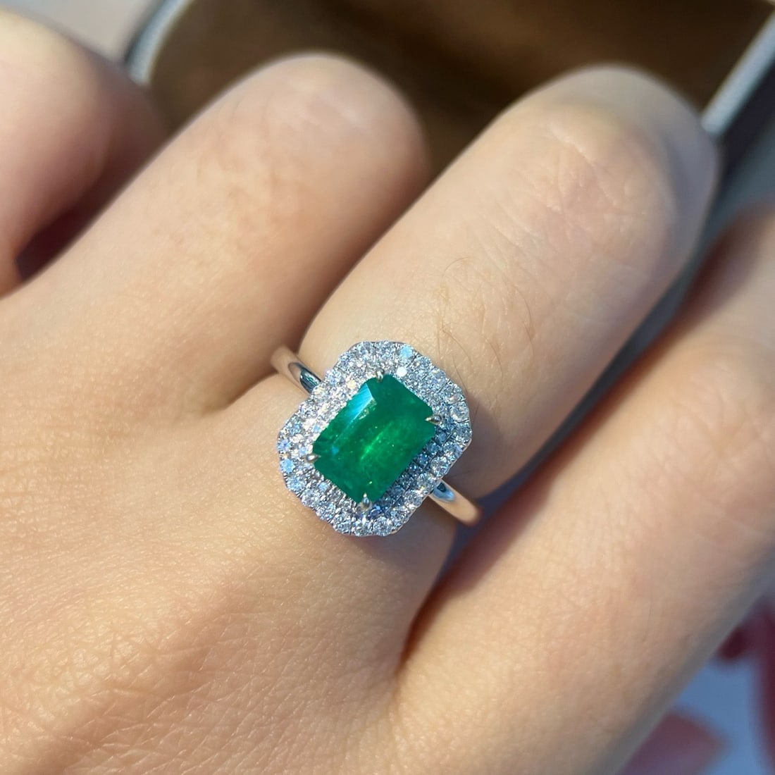 14k Gold 2.25 Ctw Natural Emerald & Diamond Ring - 3