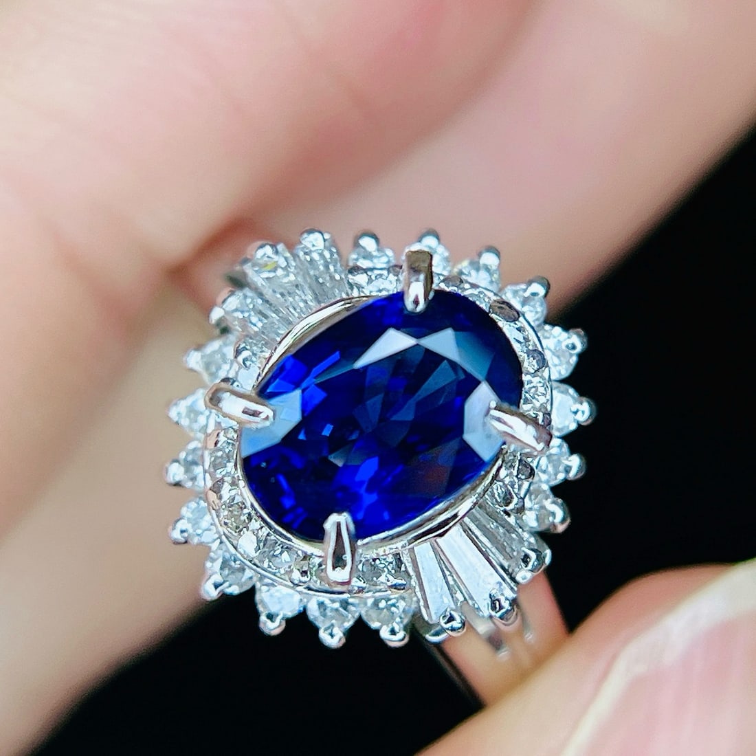 14k Gold 1.86 Ctw Vivid Blue Natural Sapphire & Diamond Ring - 5